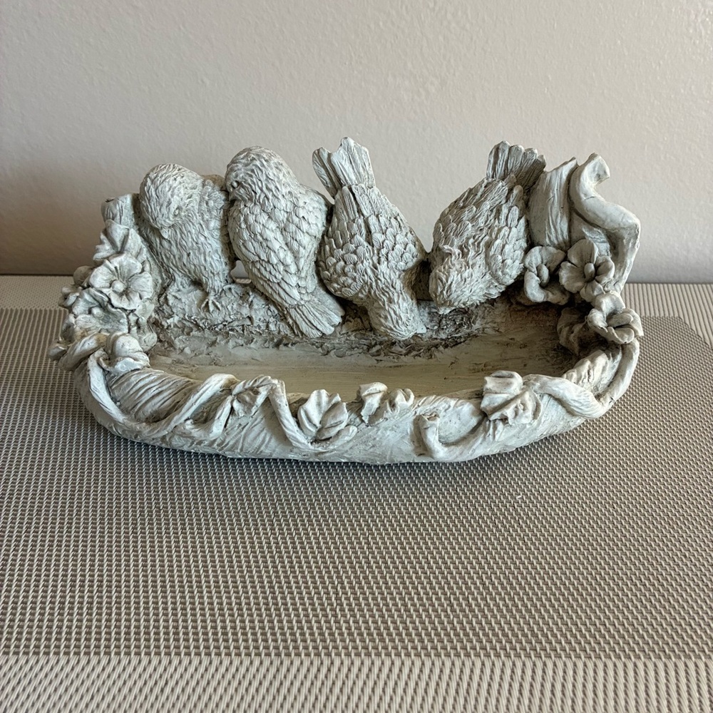 White Decorative Bird Bath Tray with Sculpted Bird Motif